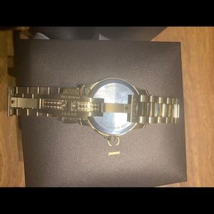 Gucci Accessories - Men’s gold watch Gucci Accessories - Men’s gold watch